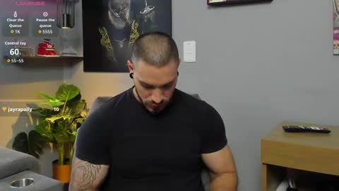 Snapshot of giorgio_leone2 chatting on 12/17/25, 10:38 Giorgio leone online show from 12/17/25, 10:38