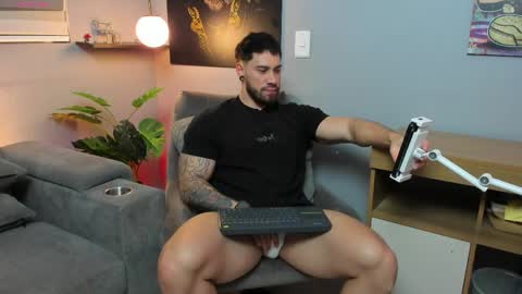 Snapshot of giorgio_leone2 chatting on 06/05/26, 12:39 Giorgio leone online show from 06/05/26, 12:39