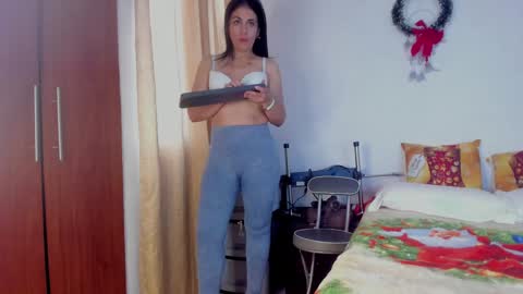 Snapshot of girasol_walton chatting on 12/09/24, 11:58 Girasol Walton online show from 12/09/24, 11:58