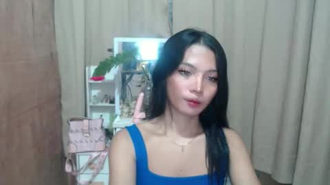 Snapshot of girl4u_aieshaxoxo chatting on 09/30/25, 08:25 Aisha online show from 09/30/25, 08:25