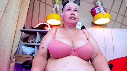 Snapshot of girl_amada chatting on 02/28/25, 02:42 Girl Amada online show from 02/28/25, 02:42