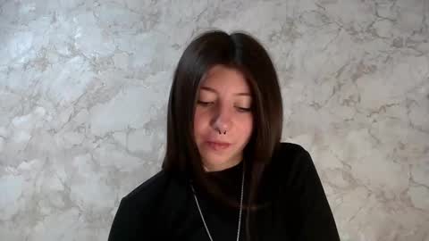 girl_cute007 online show from 04/05/26, 09:12