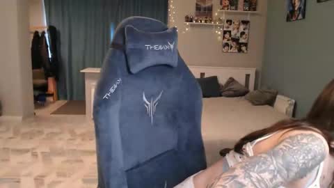 Secret online show from 04/12/26, 09:36