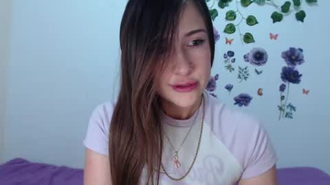 Snapshot of girl_naughty11 chatting on 06/19/26, 11:41 Isabella online show from 06/19/26, 11:41