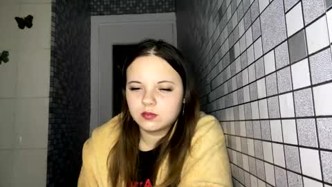 girl_shy07 online show from 12/13/25, 08:14