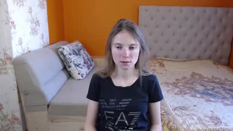 Snapshot of girl_summer97 chatting on 02/04/25, 10:21 Katia online show from 02/04/25, 10:21