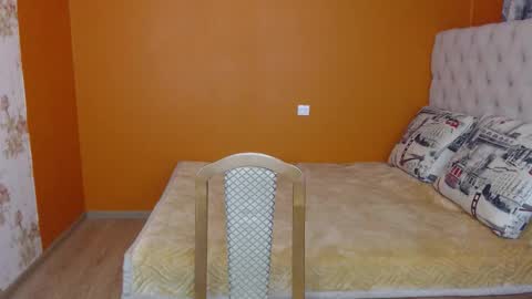 Snapshot of girl_summer97 chatting on 11/11/25, 01:44 Katia online show from 11/11/25, 01:44