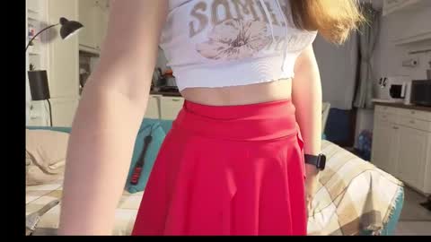 Snapshot of girlfrend10 chatting on 10/26/25, 03:29 Girlfriend online show from 10/26/25, 03:29