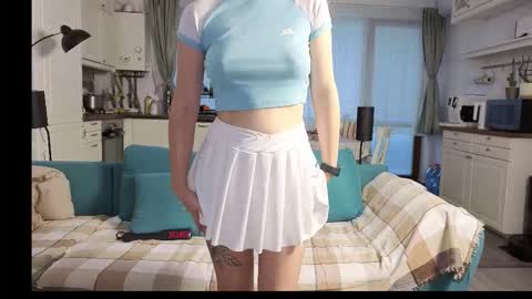 Snapshot of girlfrend10 chatting on 10/27/25, 03:05 Girlfriend online show from 10/27/25, 03:05