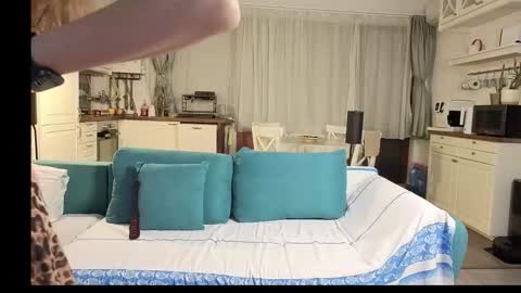 Snapshot of girlfrend10 chatting on 12/02/25, 03:29 Girlfriend online show from 12/02/25, 03:29