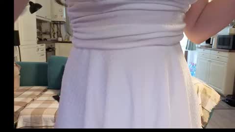 Snapshot of girlfrend10 chatting on 02/10/26, 09:13 Girlfriend online show from 02/10/26, 09:13