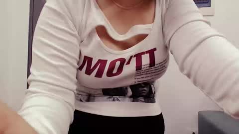 girlhanoi online show from 02/08/26, 01:36