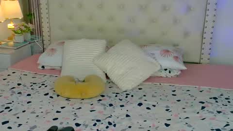 Ariana Sophia.  online show from 01/18/26, 06:17