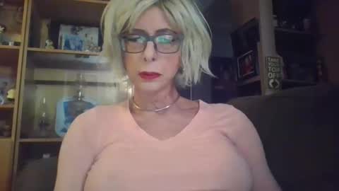 Girlinrock online show from 11/04/25, 01:38