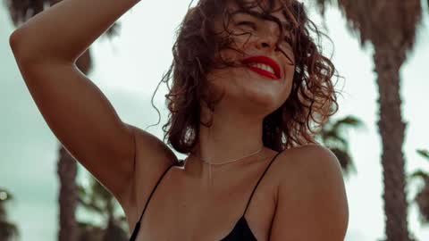 Snapshot of girlnextd00r_ chatting on 12/06/24, 04:38 Hanna online show from 12/06/24, 04:38