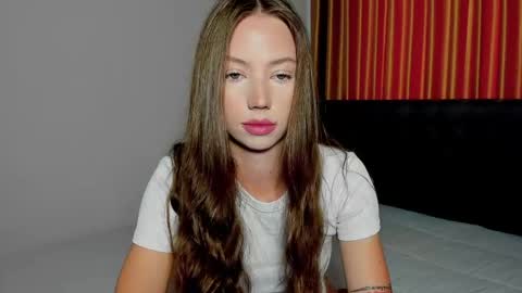 Snapshot of girlnextd00r_ chatting on 03/23/26, 01:09 Hanna online show from 03/23/26, 01:09