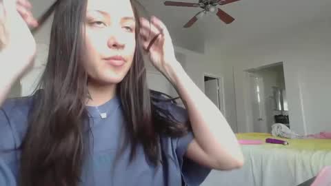 Jasmine online show from 01/01/25, 09:52