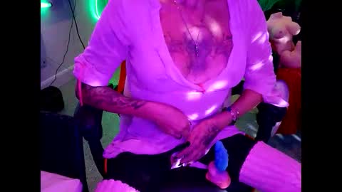 Snapshot of girls227445638252 chatting on 09/28/25, 06:19 girls227445638252 online show from 09/28/25, 06:19