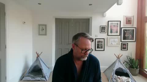 girlsandbikes online show from 11/02/25, 10:06