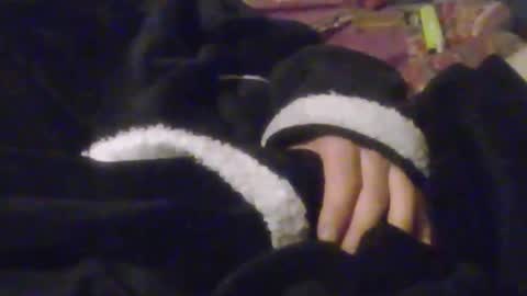 Snapshot of girlscallme666 chatting on 10/16/25, 07:04 lovegirlscallme online show from 10/16/25, 07:04