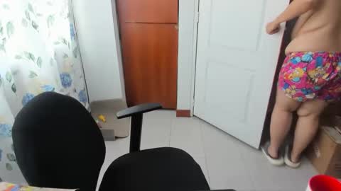 Snapshot of girlspleasure69x chatting on 09/26/25, 01:48 Ela online show from 09/26/25, 01:48