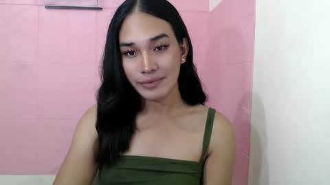 Snapshot of girlthatuneedxxx chatting on 12/03/24, 09:01 Rhaine online show from 12/03/24, 09:01