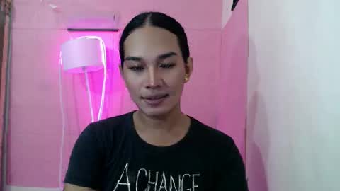 Snapshot of girlthatuneedxxx chatting on 02/02/25, 08:02 Rhaine online show from 02/02/25, 08:02