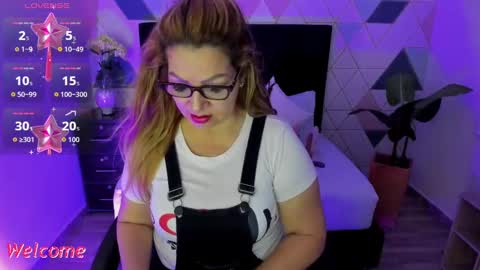 Gisella online show from 09/15/25, 12:27