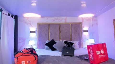     online show from 10/04/25, 11:30