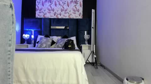     online show from 03/27/26, 10:15