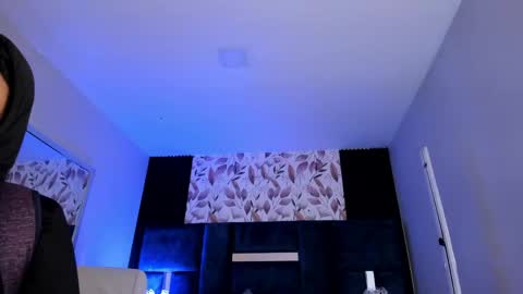     online show from 05/11/26, 10:21