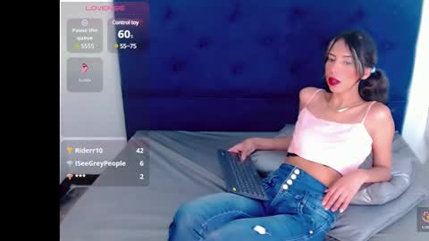 Snapshot of gisele_fox chatting on 01/08/25, 04:44 Gisel online show from 01/08/25, 04:44