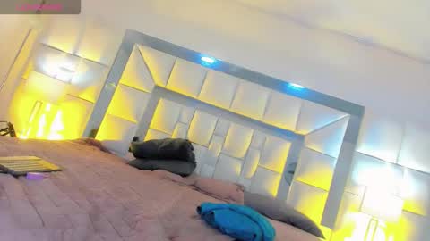 Gisel online show from 03/16/26, 07:18