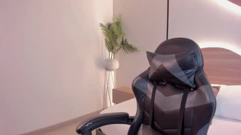 giselle_anelise online show from 03/22/26, 02:04