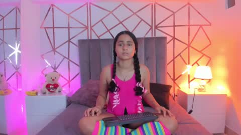 GISELLE ROLDAN online show from 02/13/25, 11:50