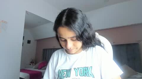 GISELLE ROLDAN online show from 09/26/25, 04:05