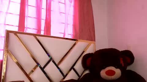 Snapshot of giselreyes1 chatting on 05/29/26, 07:45 . Gisel Reyes . online show from 05/29/26, 07:45