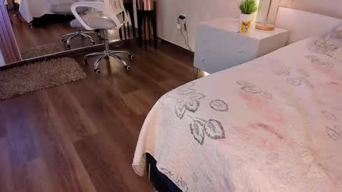 Giselle Tompos online show from 03/22/26, 02:26