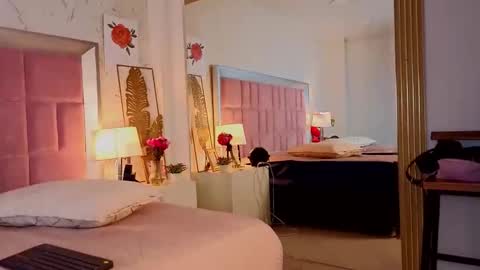 Giselle Tompos online show from 04/01/26, 03:31