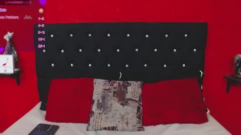 Snapshot of gissellsaenz chatting on 02/15/25, 07:06 Gissell Saenz online show from 02/15/25, 07:06