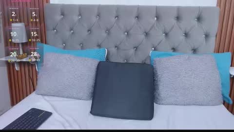 Snapshot of gissellsaenz chatting on 10/25/25, 04:24 Gissell Saenz online show from 10/25/25, 04:24