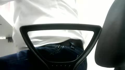 Snapshot of gitano691 chatting on 12/18/25, 11:49 gitano691 online show from 12/18/25, 11:49