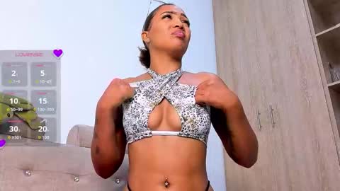 Snapshot of giuliacash chatting on 11/13/25, 12:15 GiuliaCash online show from 11/13/25, 12:15