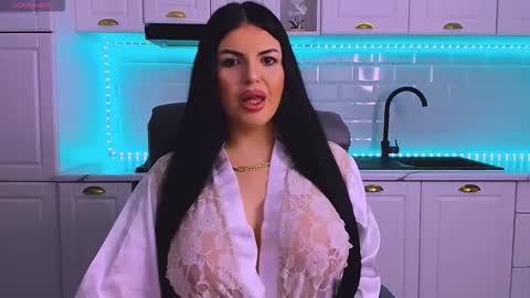 Giulia online show from 02/24/26, 10:19