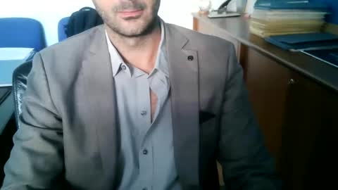 giuseppevai1 online show from 10/13/25, 08:03
