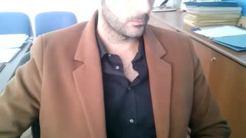 giuseppevai1 online show from 10/25/25, 10:34