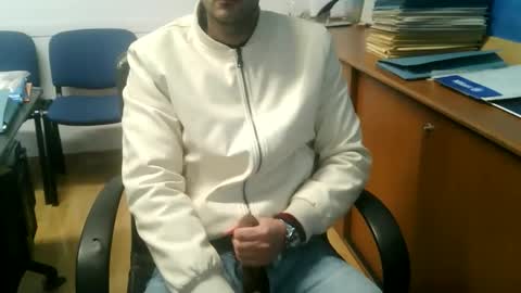 giuseppevai1 online show from 11/22/25, 11:31