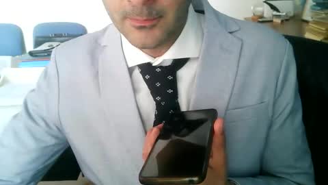 giuseppevai1 online show from 04/15/26, 09:27