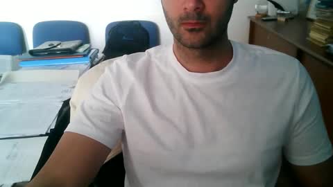 giuseppevai1 online show from 04/17/26, 03:59