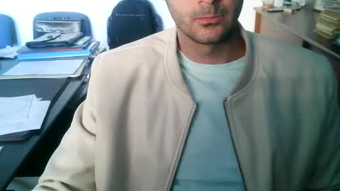 Snapshot of giuseppevai1 chatting on 04/28/26, 07:02 giuseppevai1 online show from 04/28/26, 07:02